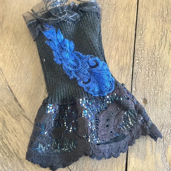 Handmade goth stretch lace black glovelet - Picture 3 of 9